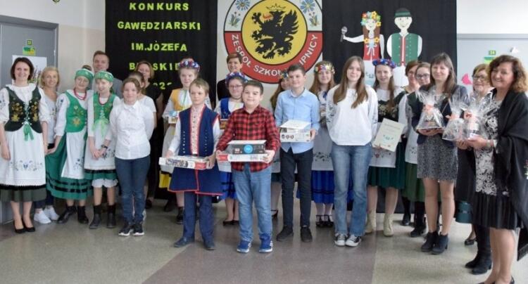 Zespół Szkół Zawodowych Nr 1 W Kielcach V Konkurs Gawędziarski im. Józefa Bruskiego w Lipnicy - Zespół Szkół im