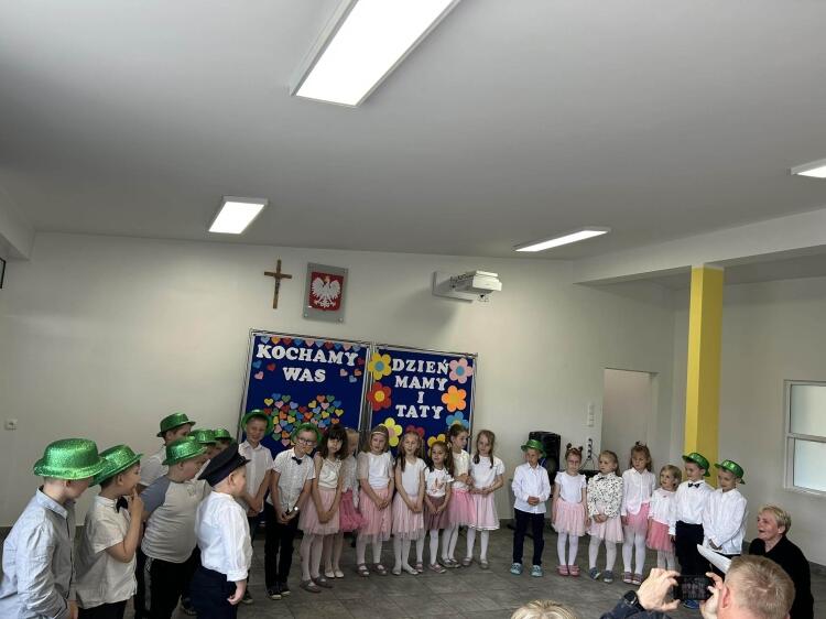 Zespół Szkół Powiatowych W Opocznie Dzień Mamy i Taty w przedszkolu - Zespół Szkół im. Jana III Sobieskiego