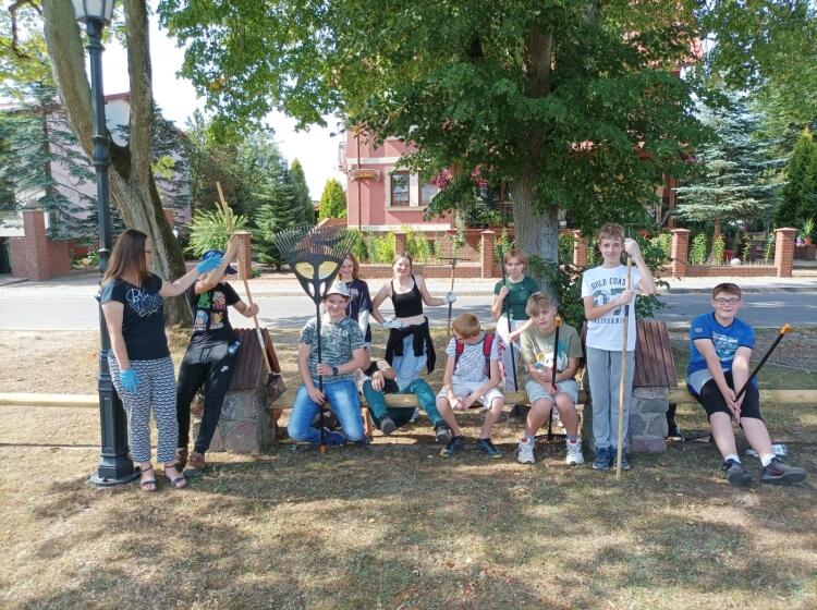 Zespół Szkół Nr 1 W Olkuszu Sprzątanie Świata - Zespół Szkół im. Jana III Sobieskiego w Brzeźnie
